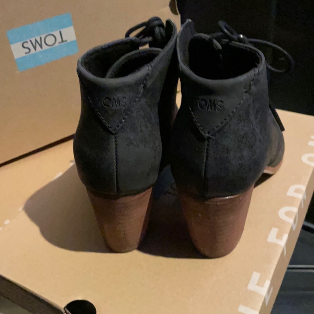 Toms booties size 6